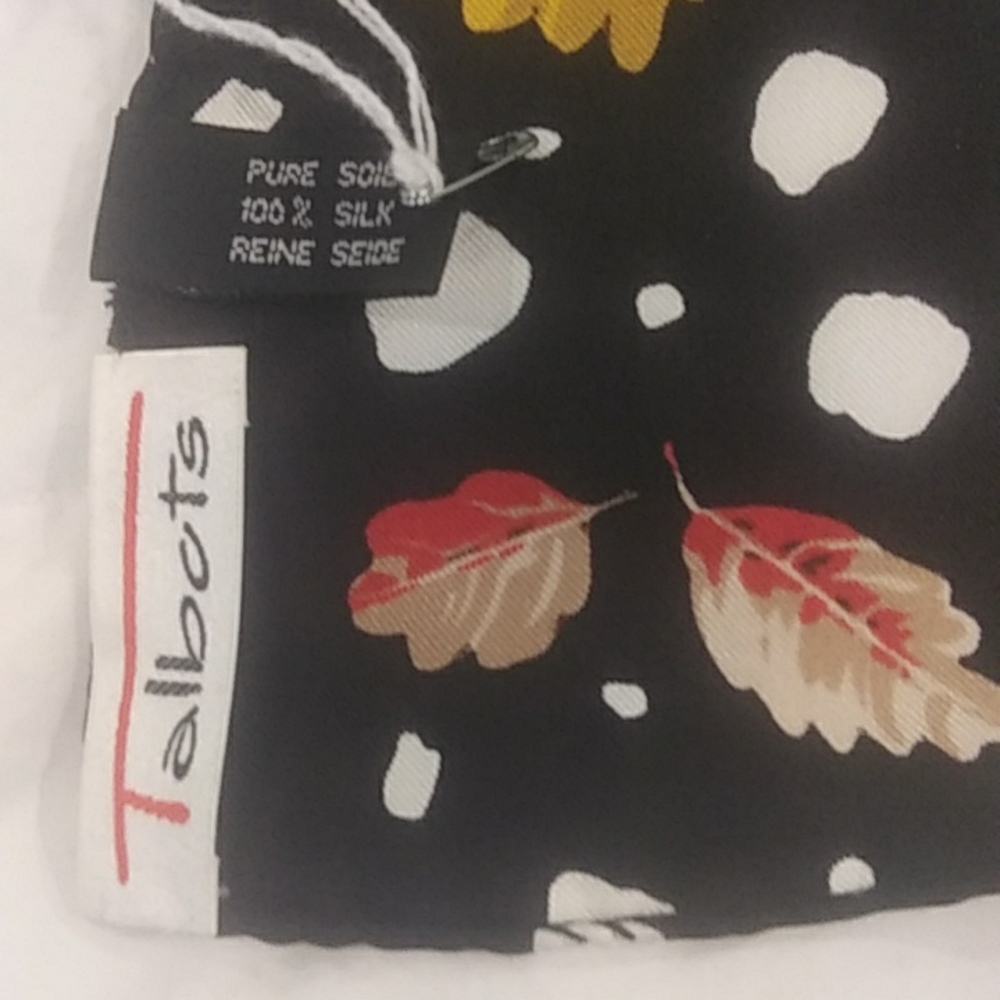 Snoman Themed 100% Silk Scarf/ Made in Italy - Picture 9 of 9